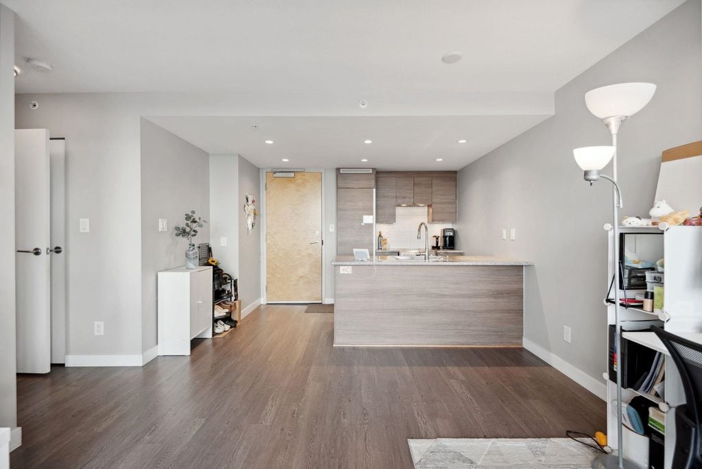 489 Interurban Wy, #1704