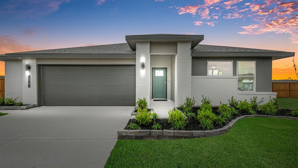 13 Desert Spring Ln
