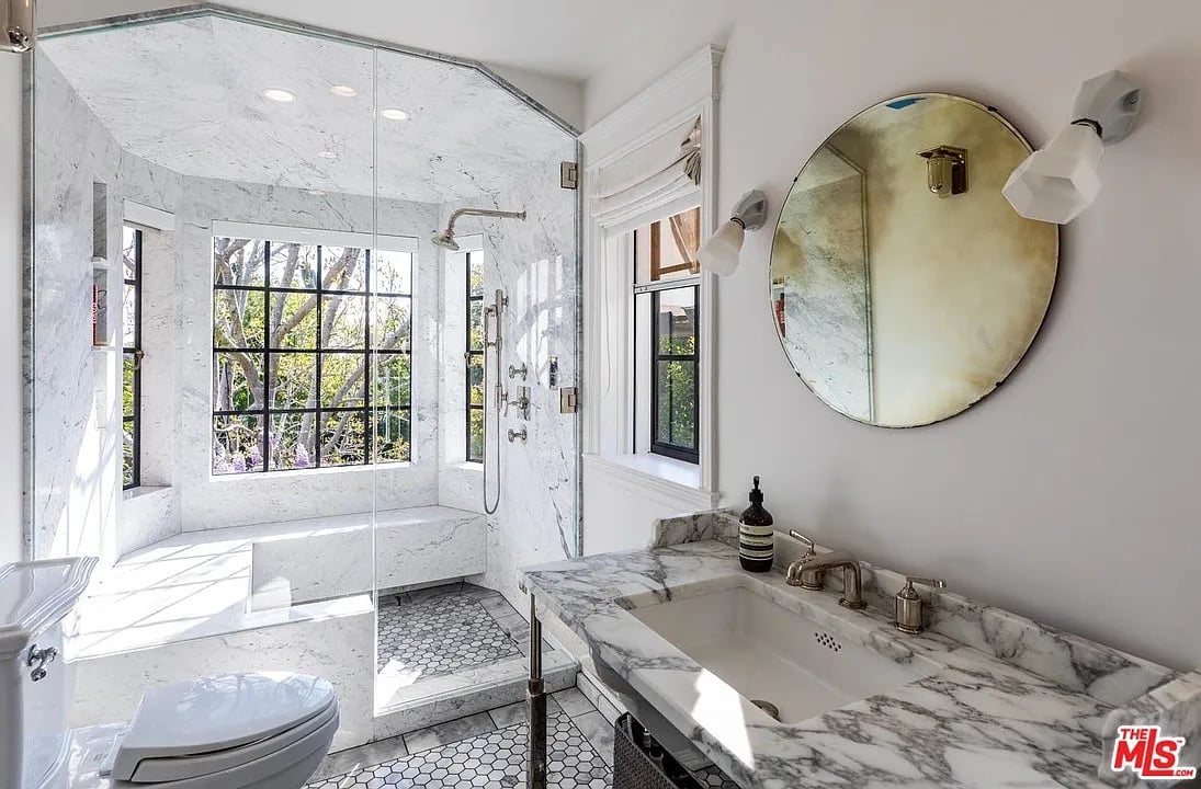 825 Loma Vista Dr