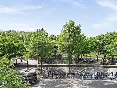 212 Warren Street 3E