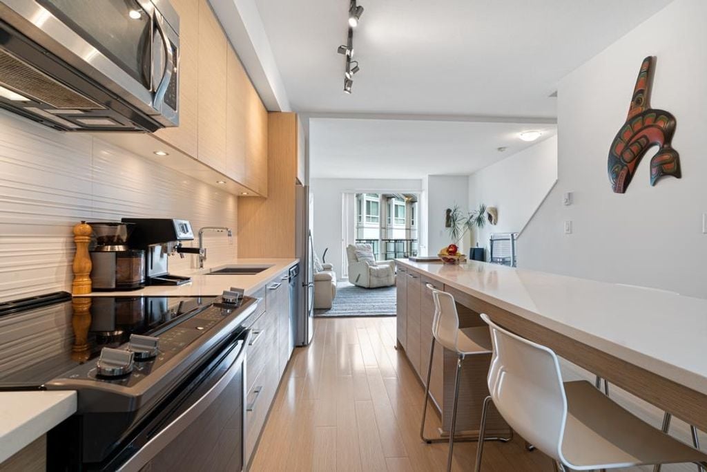 909 Clarke Rd, #13