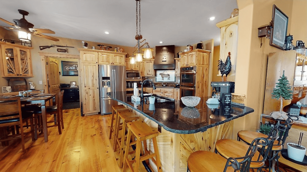 Just Listed: Custom Home with Deschutes National Forest Frontage