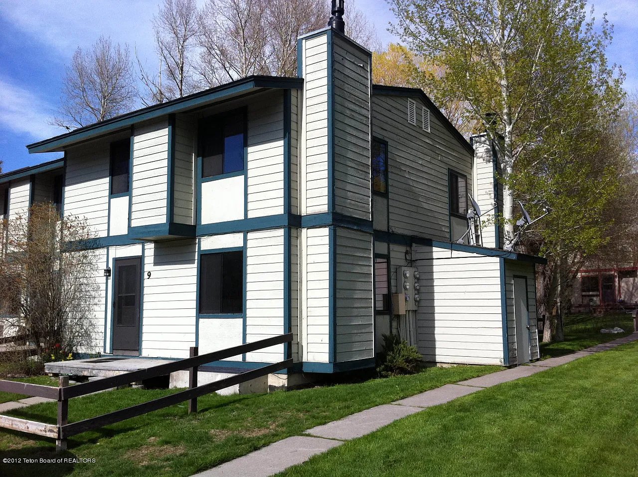 320 E Simpson, #9B