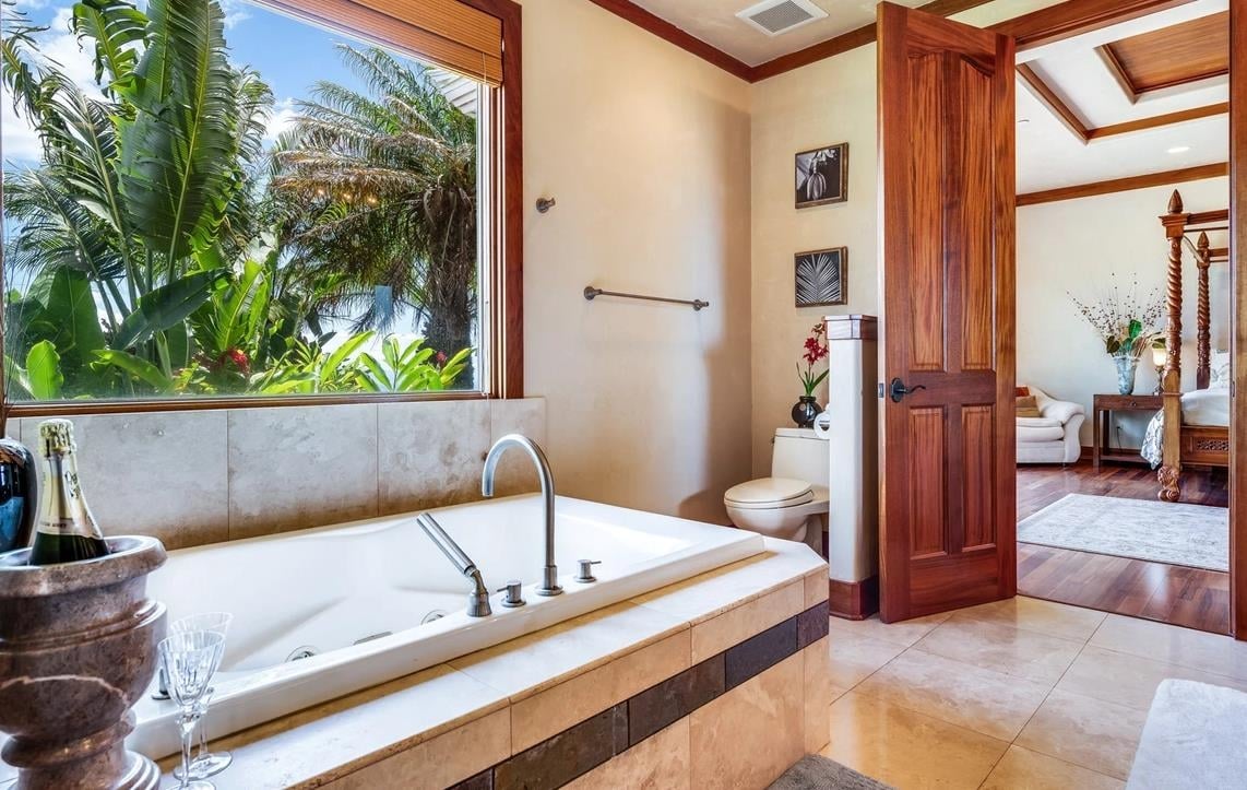 WEST MAUI TOP QUALITY RESIDENCE -35 ACRES - 180 DEGREE OVEANVIEW - $5,75,000 - PRESTIGIOUS MAHANALUA NIU SUBDIVISION 