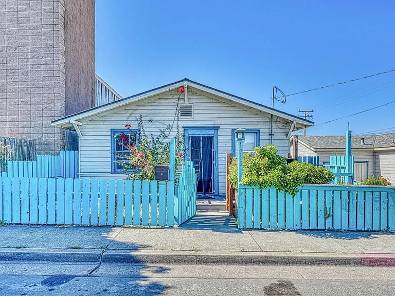 1715 Contra Costa St
