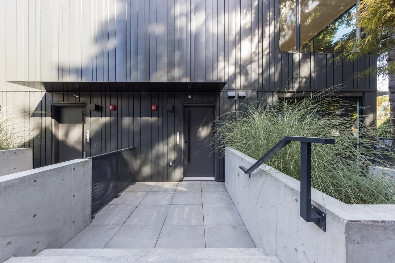 2113 Guelph St