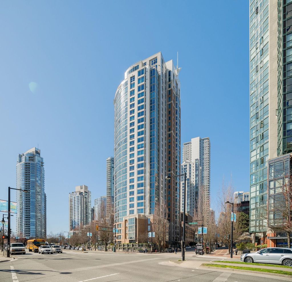 388 Drake St, #1803