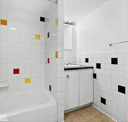 118 Suffolk Street #4AB