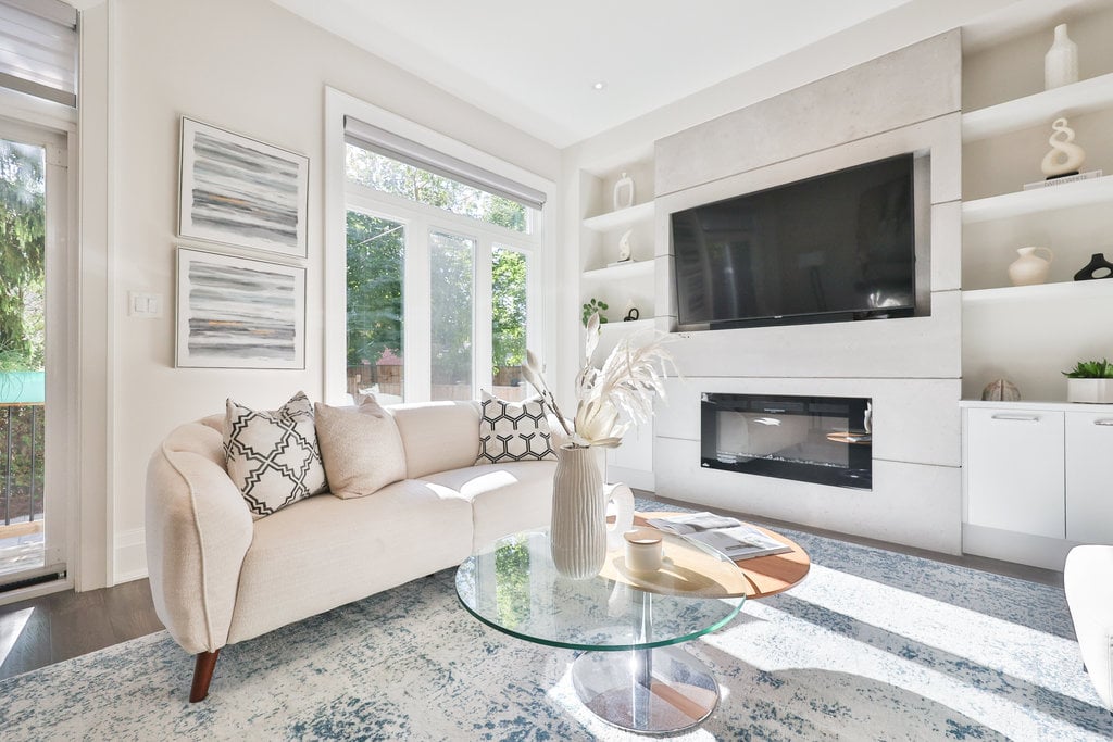 15A Tecumseth Ave