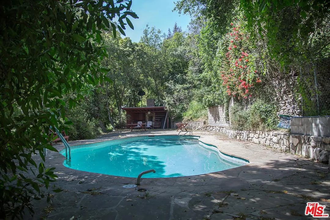 901 Stone Canyon Rd