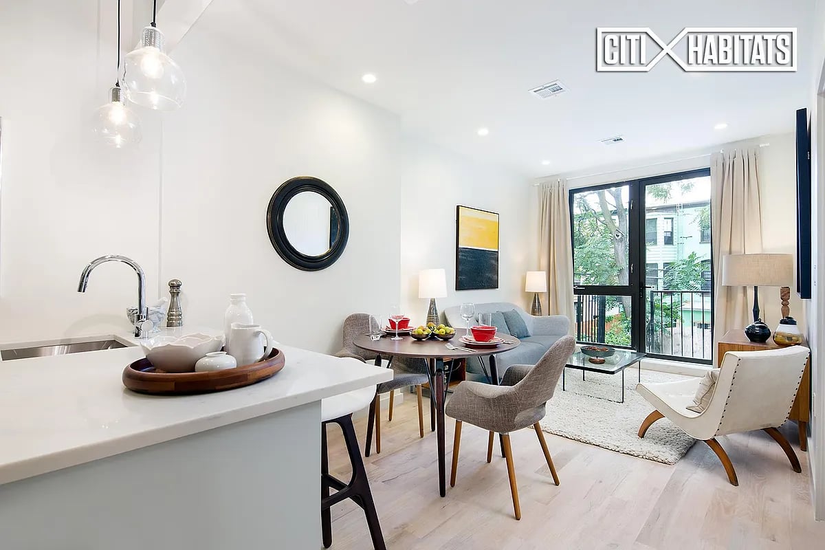 443 Bainbridge Street Unit: 1B