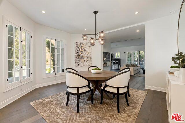 5860 Carolus Dr