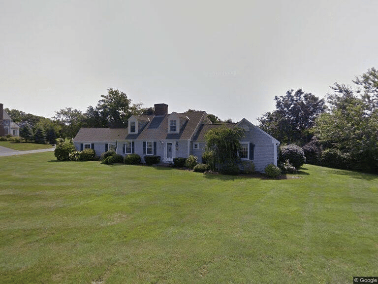 2 Bleak House Cir