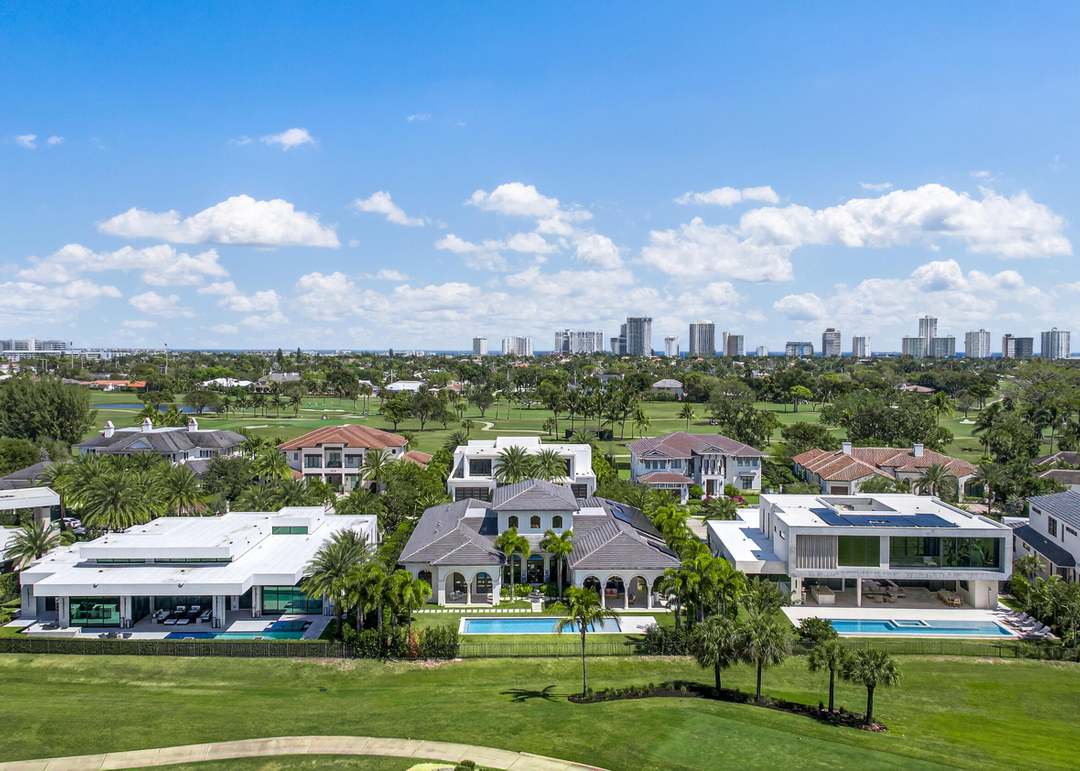 4013 Country Club Ln