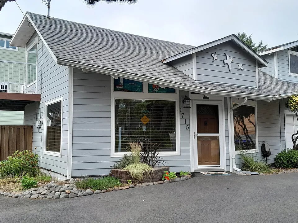 1715 NW 30th St