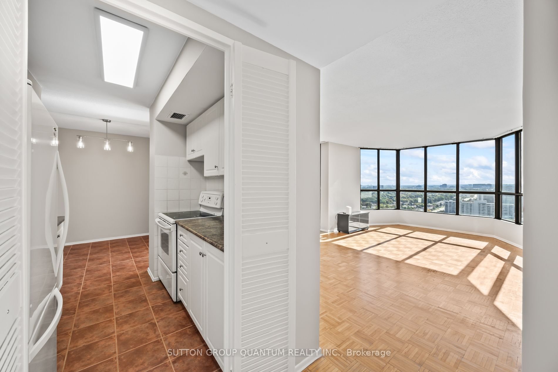 1333 Bloor St 2405