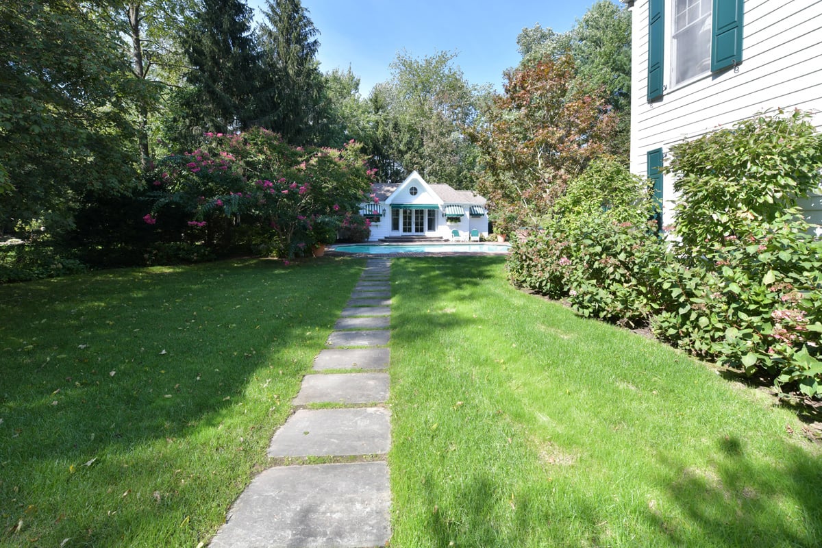 18 Powderhorn Rd