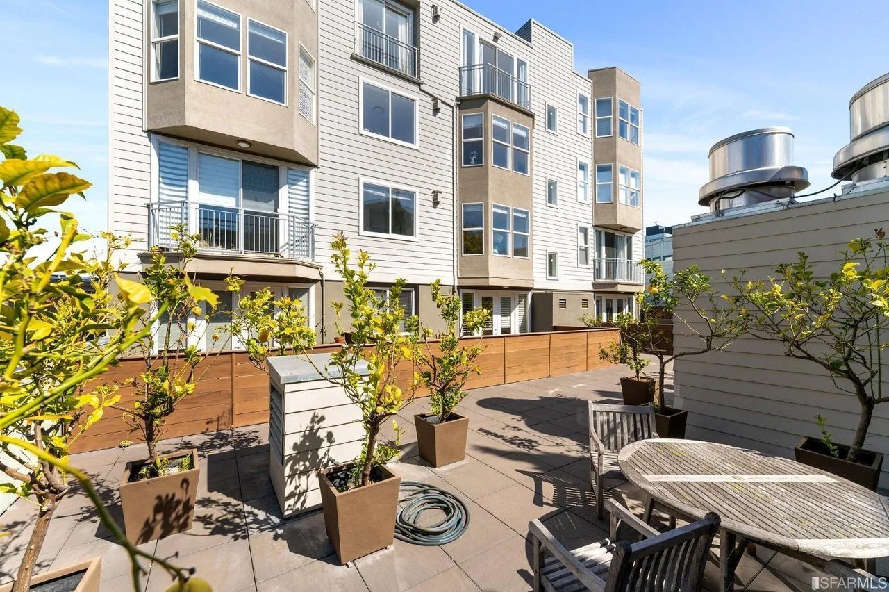 Citrino Condominiums