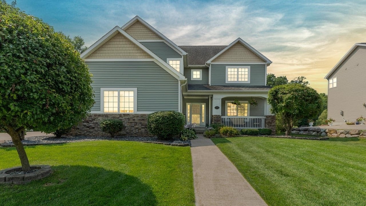 4142 Oak St, Grand Blanc, MI