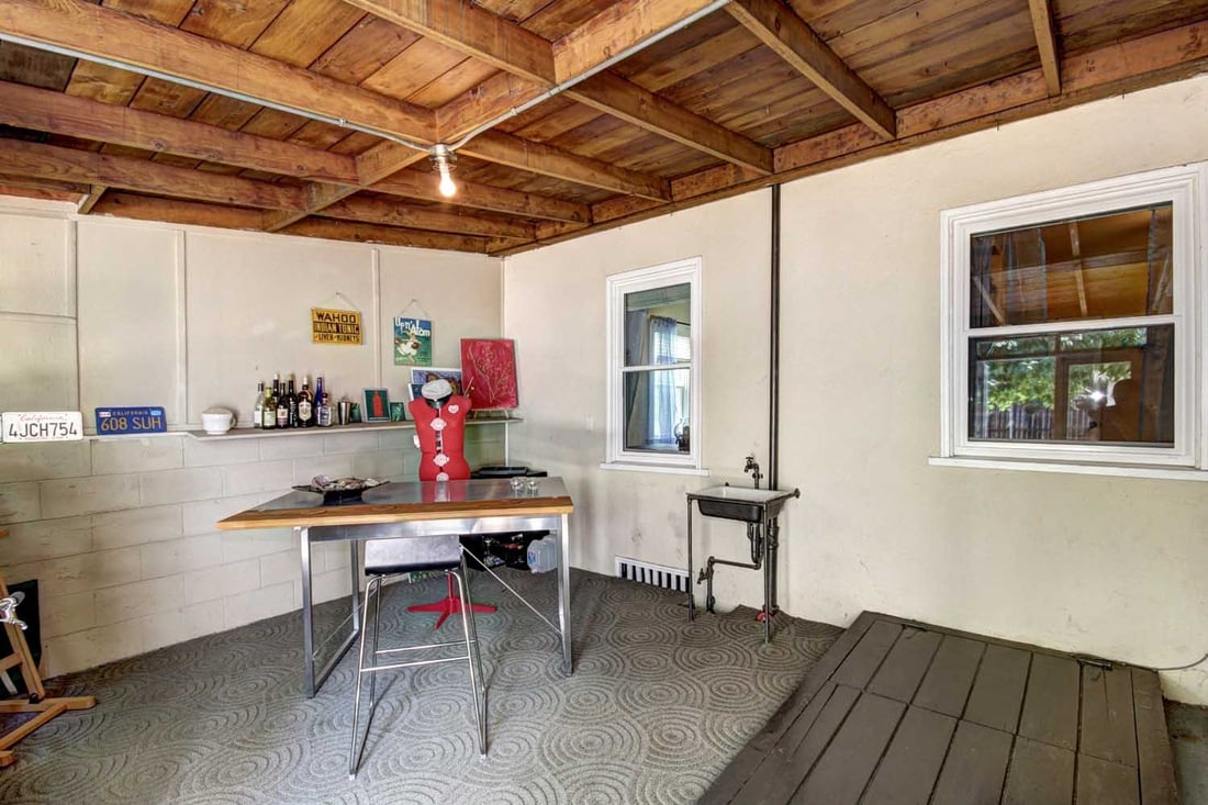 Just Listed! Excellent Location! and Under $300K!