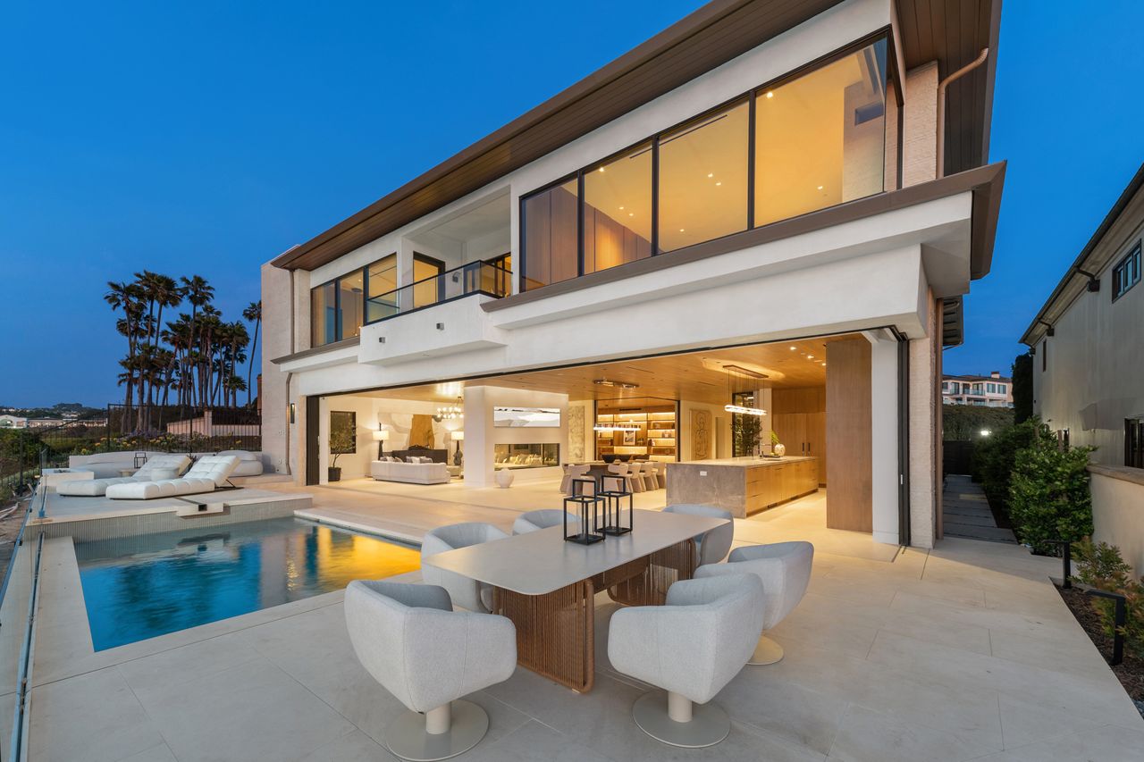 13 Ritz Cove