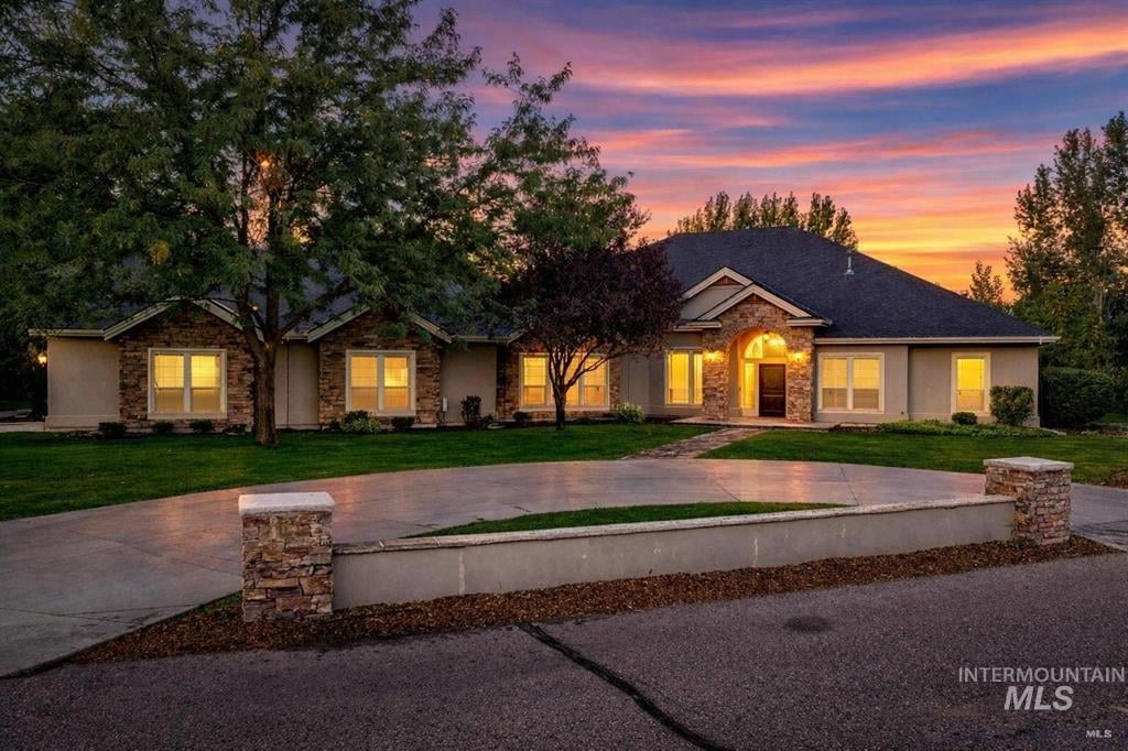 103 S. Alder Ln Eagle, Id. 