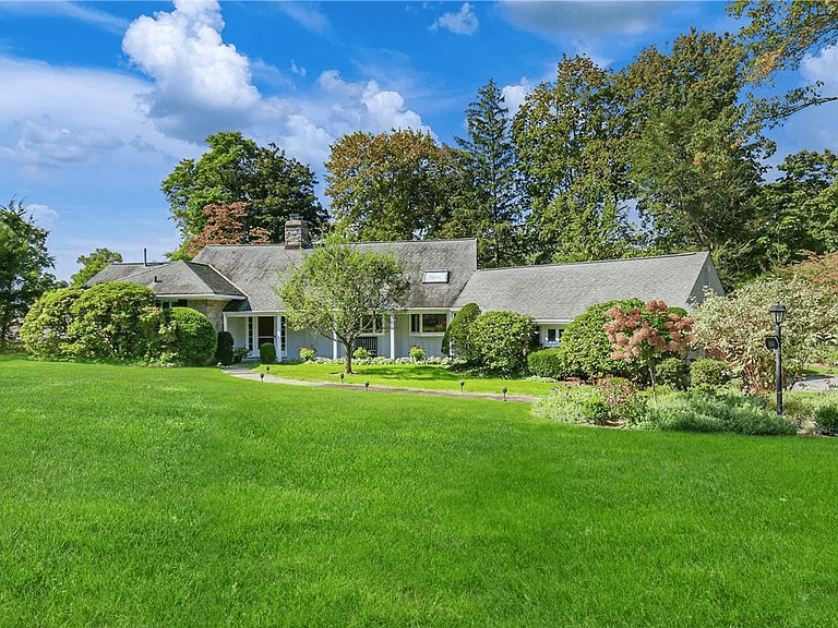 22 Axtell Drive Scarsdale