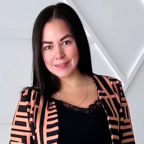 Vanessa Gil Orlando, FL Real Estate Agent Headshot