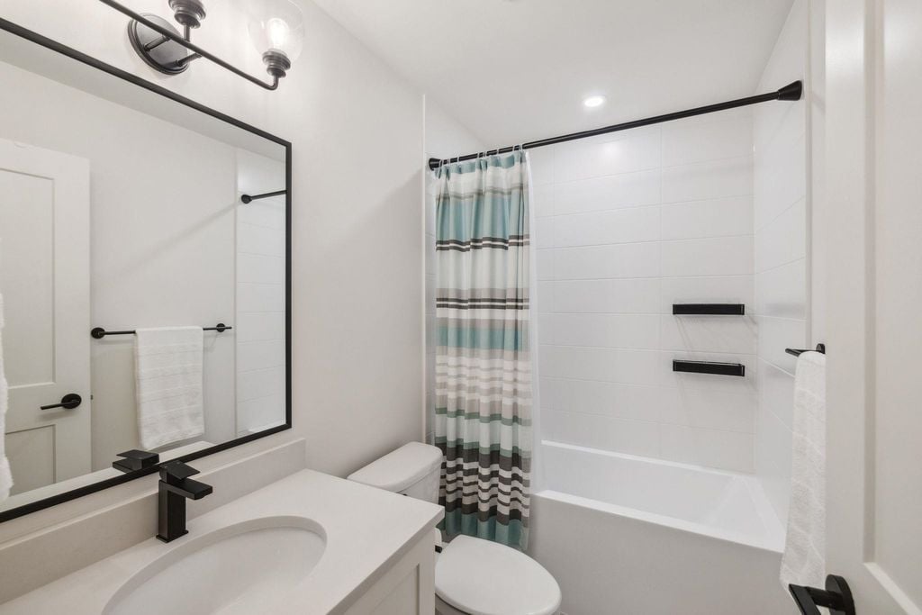 23183 136 Ave, #8