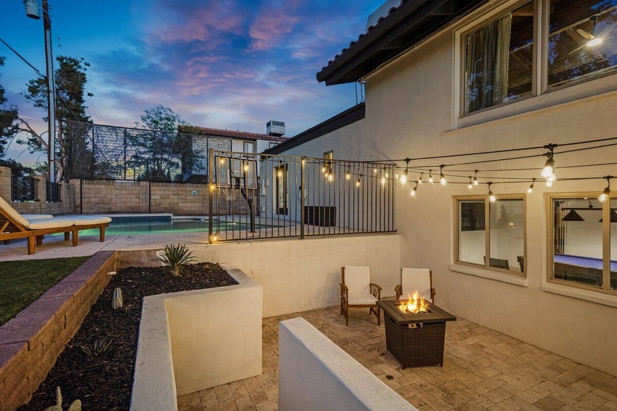 Huge Golf Course Home-Free Heated Pool/Theatre/Gym