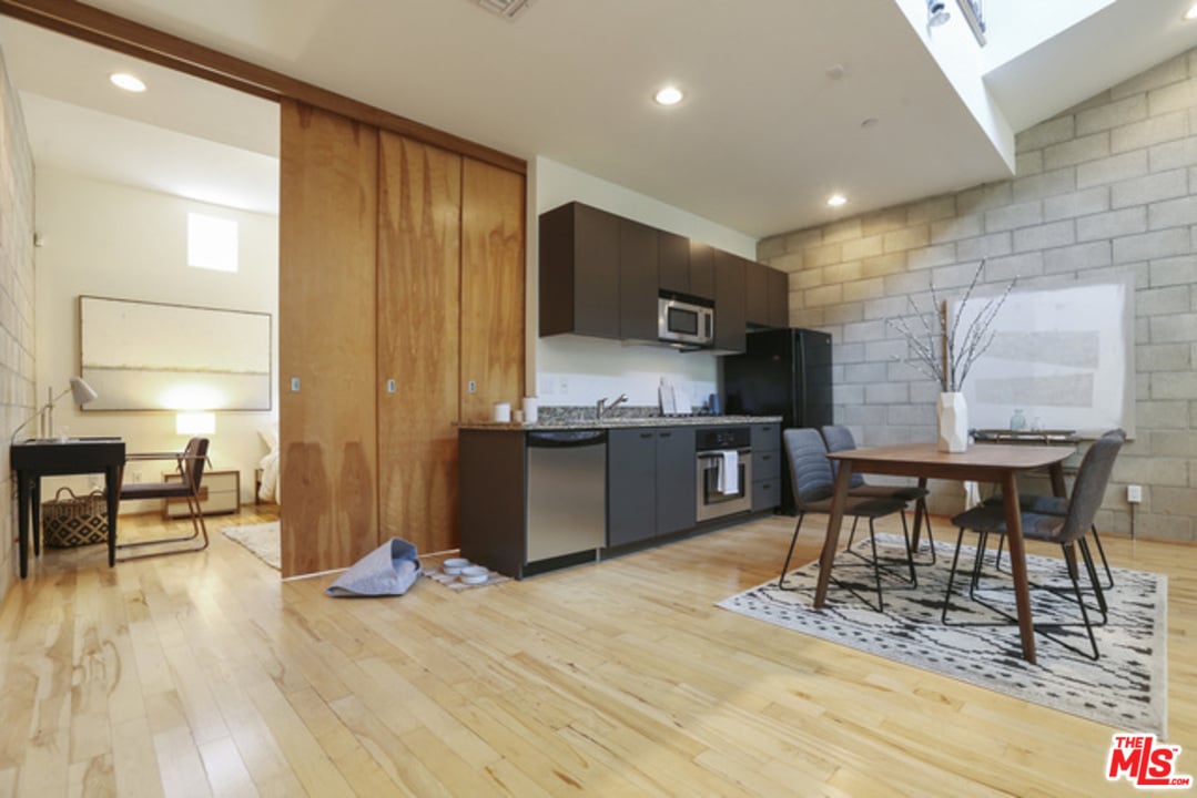 717 N Highland Ave, Unit 23