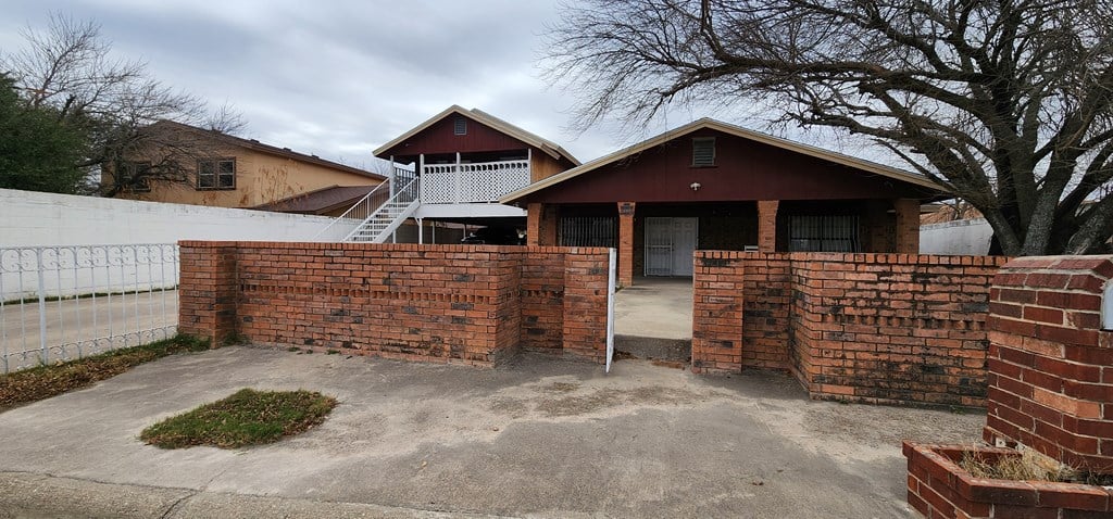 2880 Yucca Cir