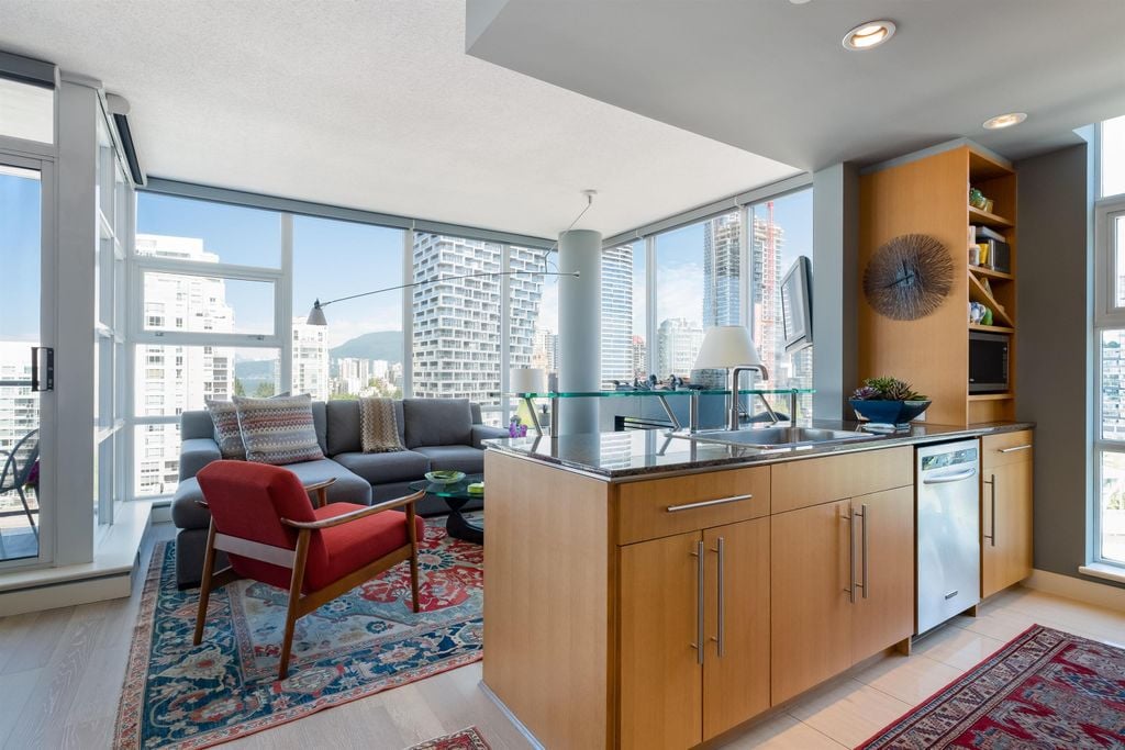 638 Beach Cres, #1805