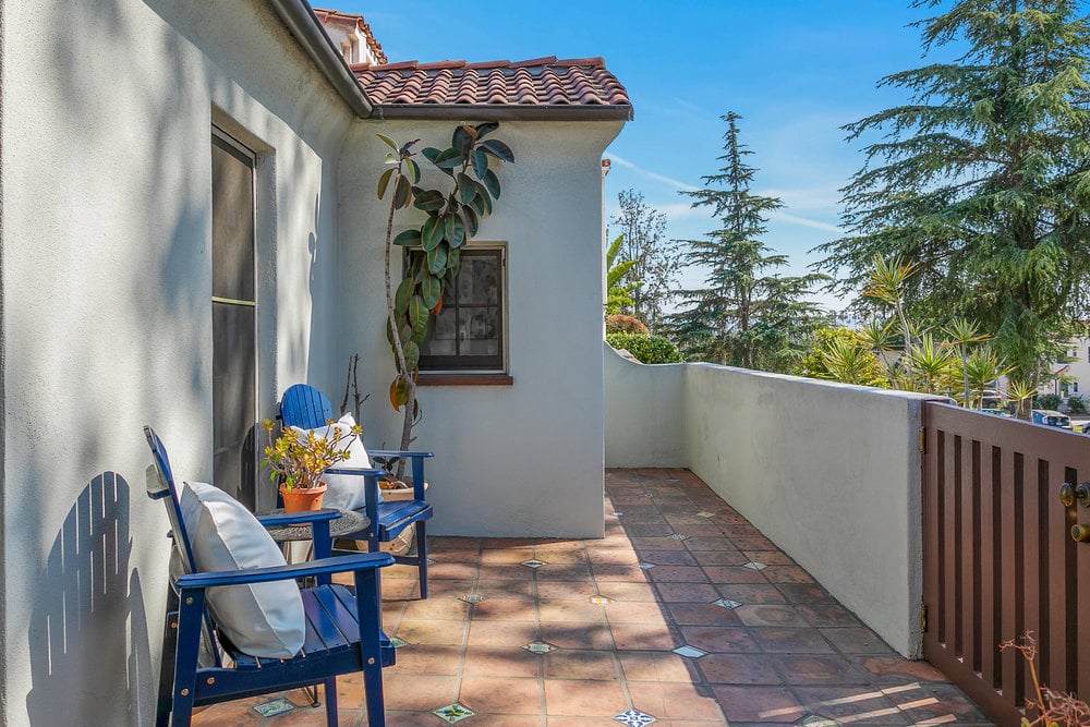 1316 S Redondo Blvd