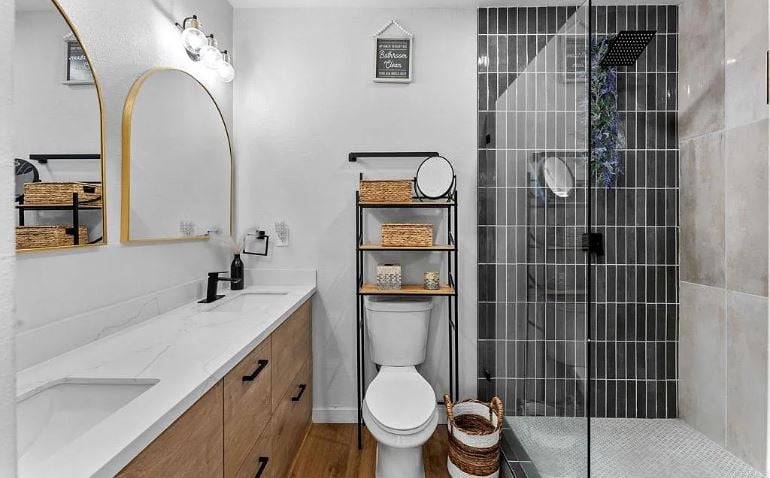 4055 Mount Albertine Ave