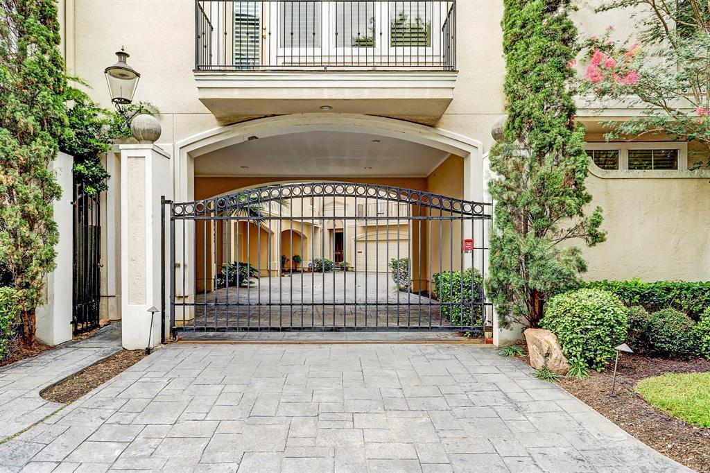 2086 Brentwood Dr