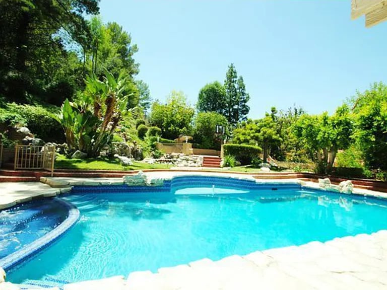 18022 Lake Encino Dr