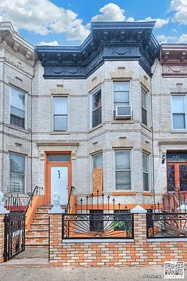 485 Bainbridge Street