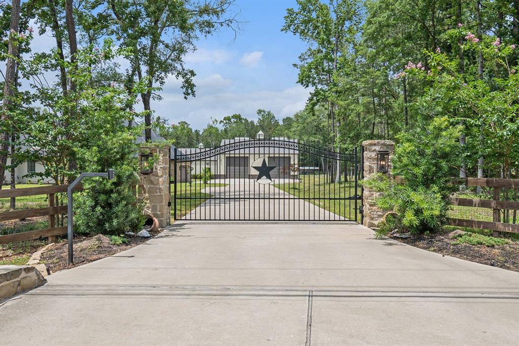 10102 Woodlane Blvd