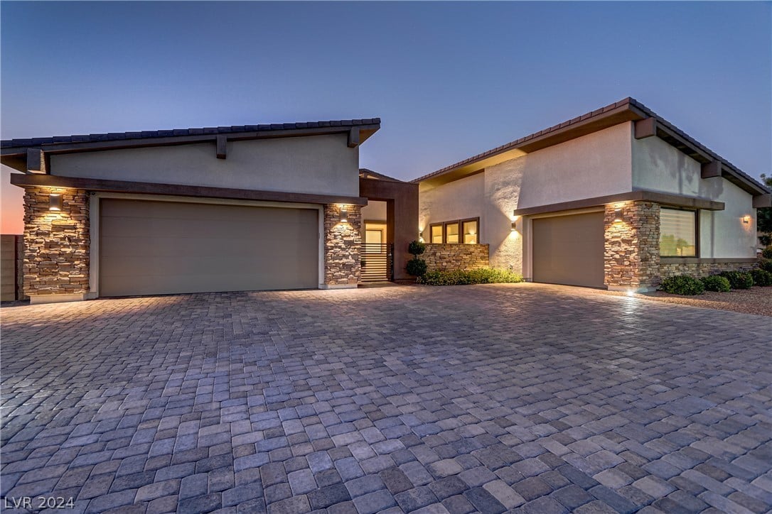 8542 Wolf Mountain Ct