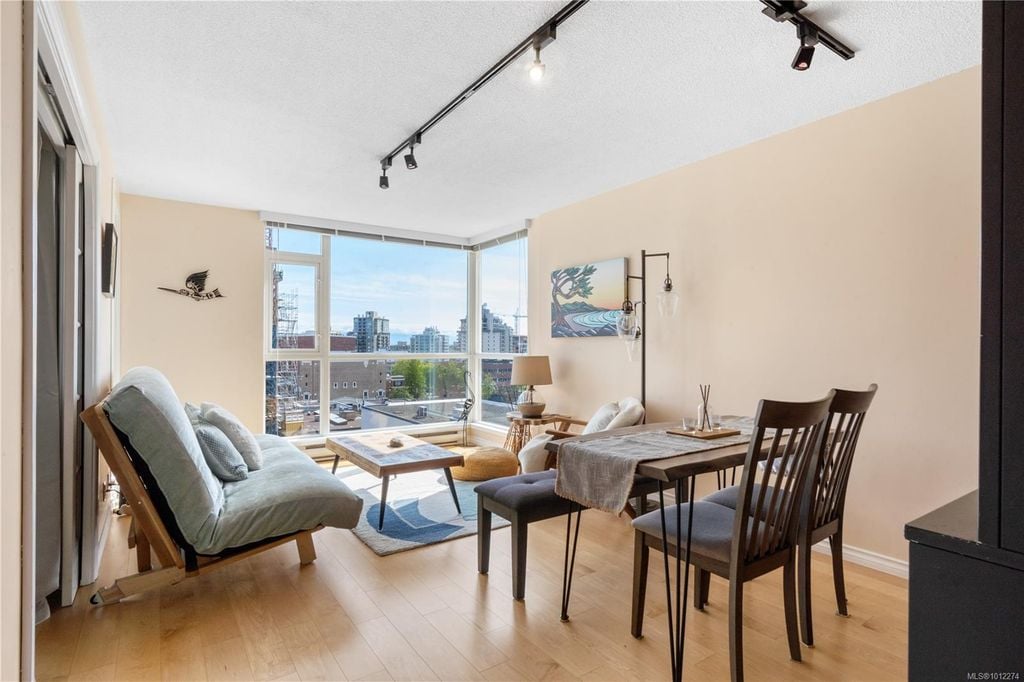 835 View St, #910