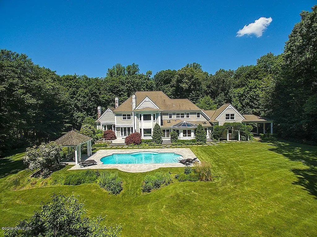 15 Mountain Laurel Dr