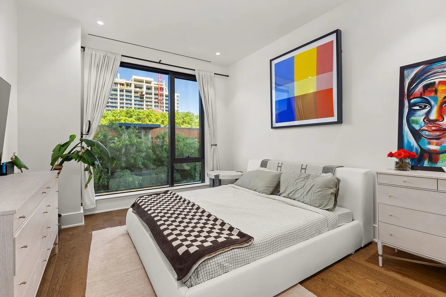 21 N May St, #405