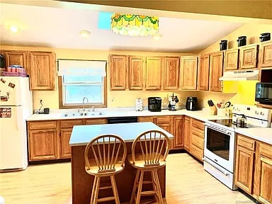 457 Wauregan Rd