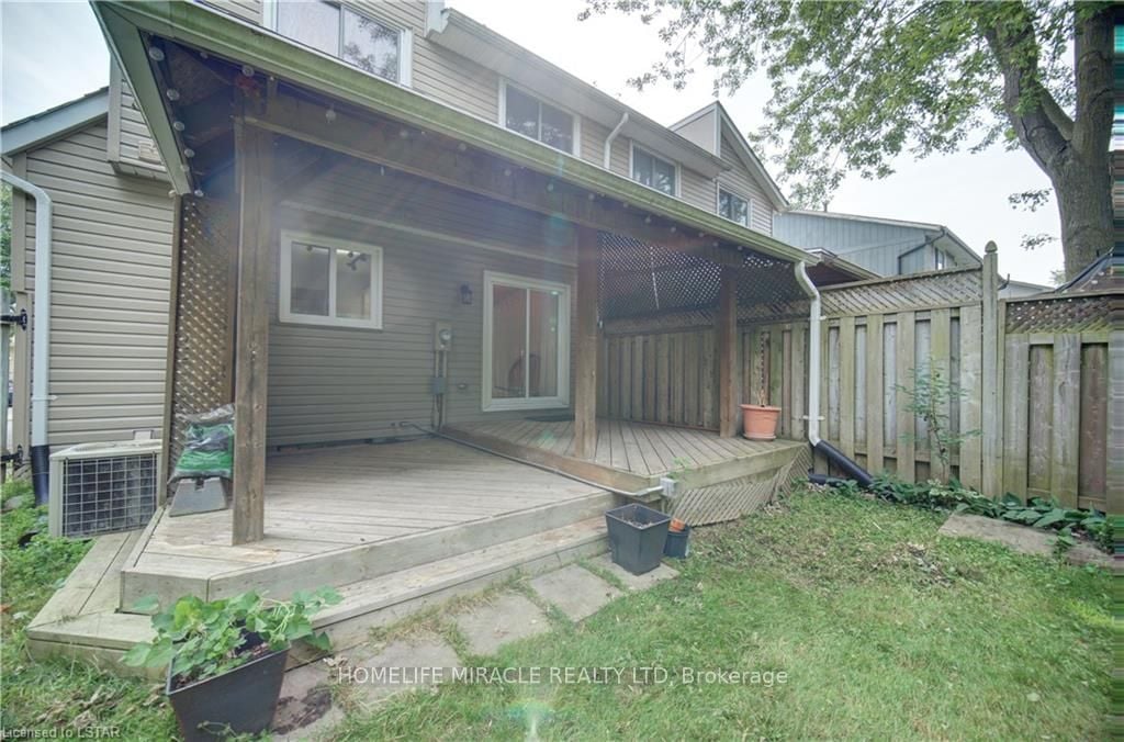 29 Ranchwood Cres