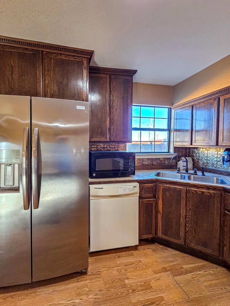 2101 Pershing Cir