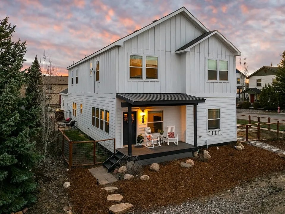 2393 Penny Ln