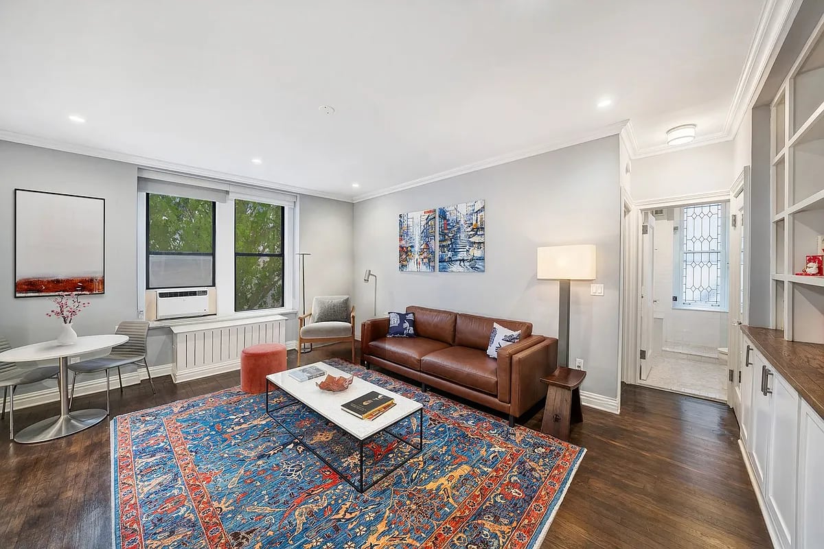 38 Livingston St #23