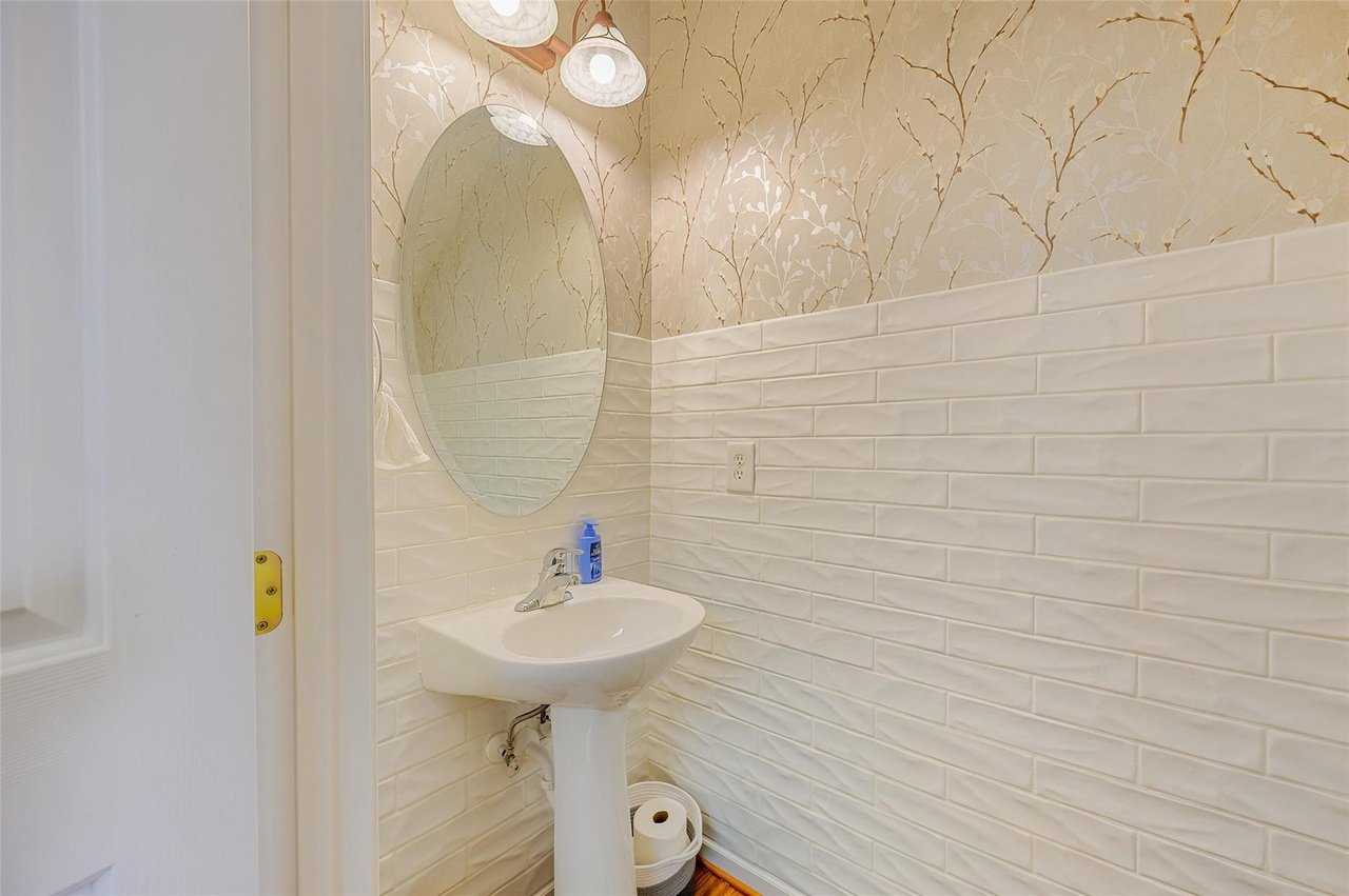 4090 Holly Villa Cir