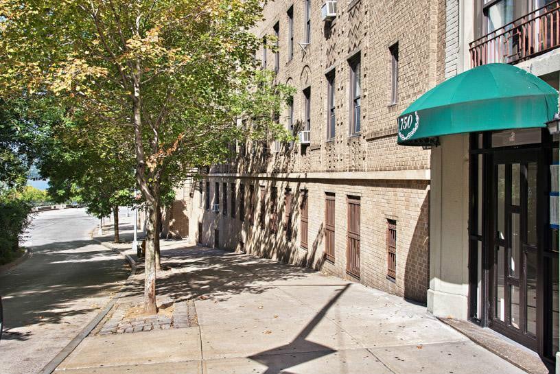 750 Riverside Dr, #2D